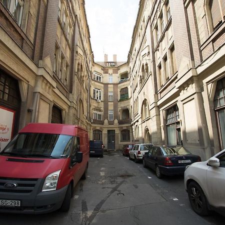 Antikvilla Apartman Segedyn Zewnętrze zdjęcie