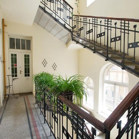 Antikvilla Apartman Segedyn Zewnętrze zdjęcie