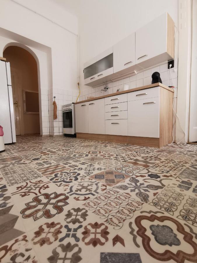 Antikvilla Apartman Segedyn Zewnętrze zdjęcie