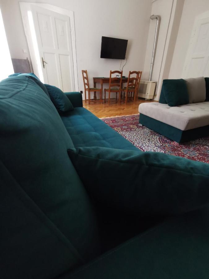 Antikvilla Apartman Segedyn Zewnętrze zdjęcie
