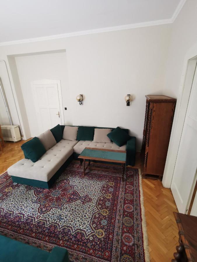 Antikvilla Apartman Segedyn Zewnętrze zdjęcie