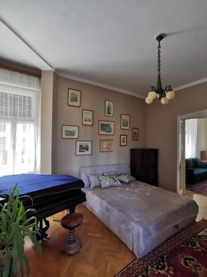 Antikvilla Apartman Segedyn Zewnętrze zdjęcie