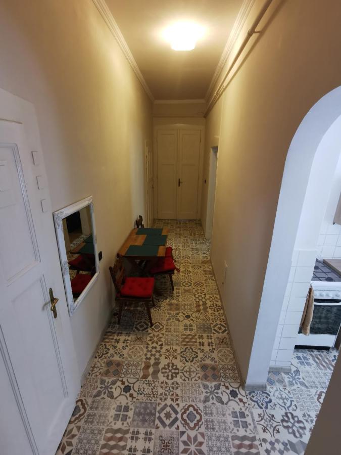 Antikvilla Apartman Segedyn Zewnętrze zdjęcie