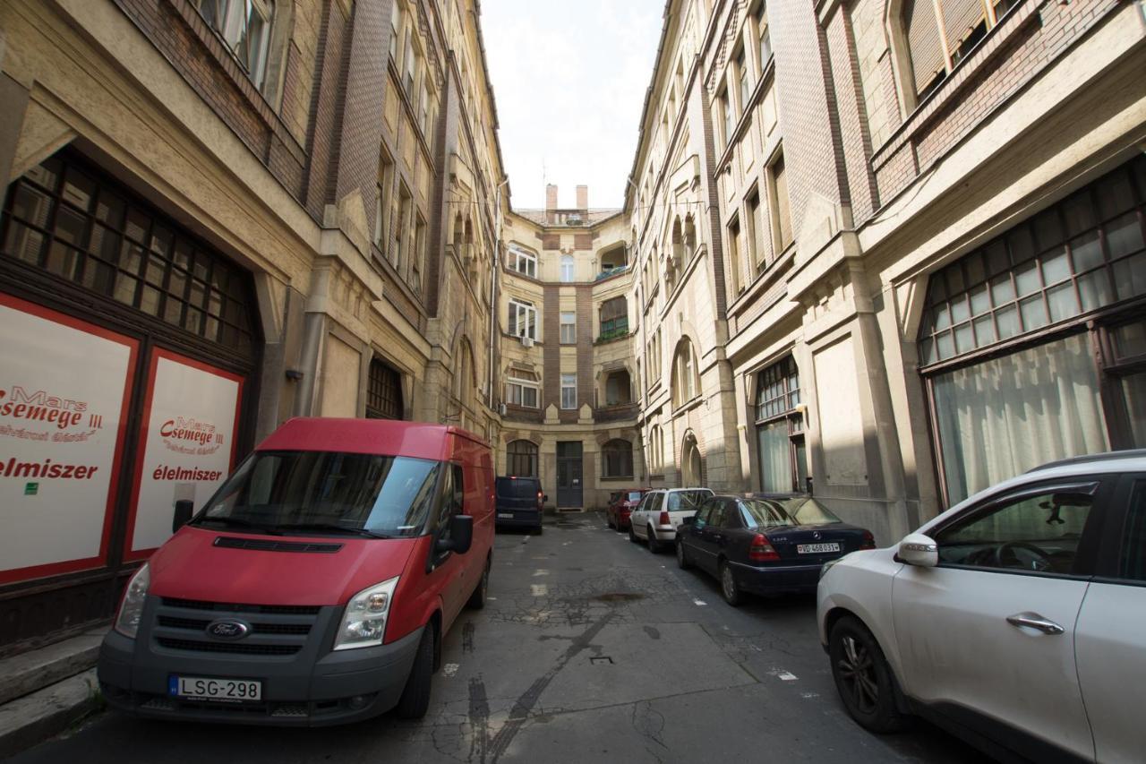 Antikvilla Apartman Segedyn Zewnętrze zdjęcie