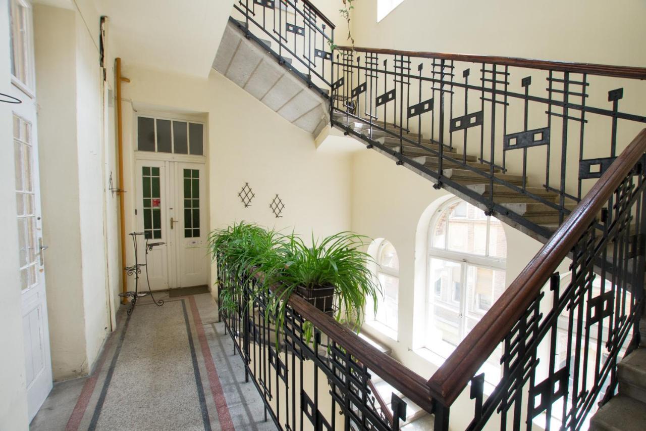 Antikvilla Apartman Segedyn Zewnętrze zdjęcie